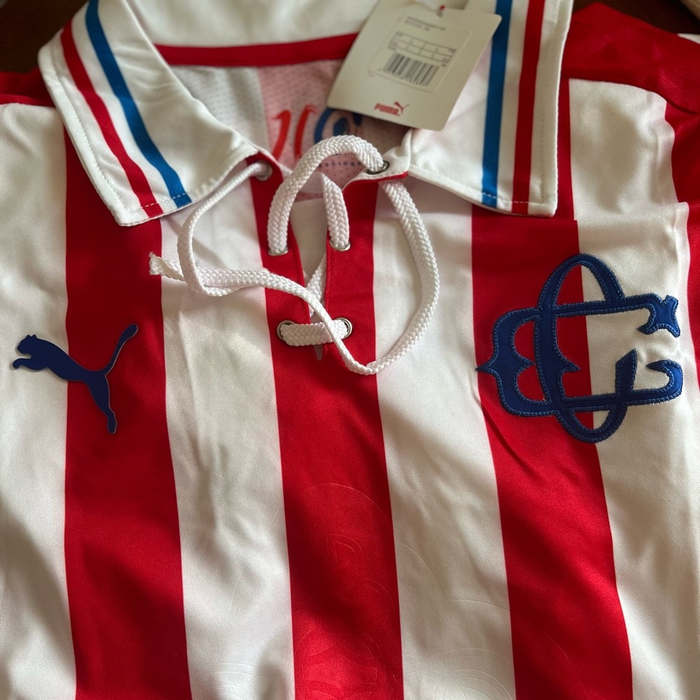 Beautiful retro Chivas jersey